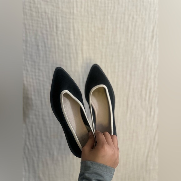 Louise et Cie Vince Camuto black fabric flats - Picture 2 of 6